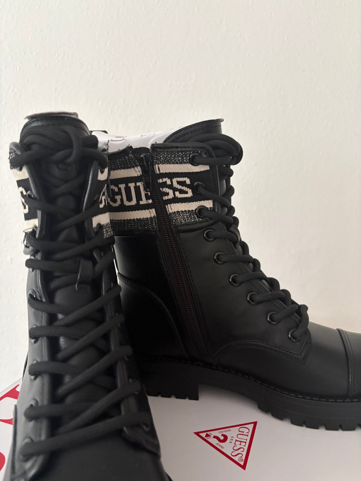 Guess Boots (Supersale, Retoure nicht möglich)