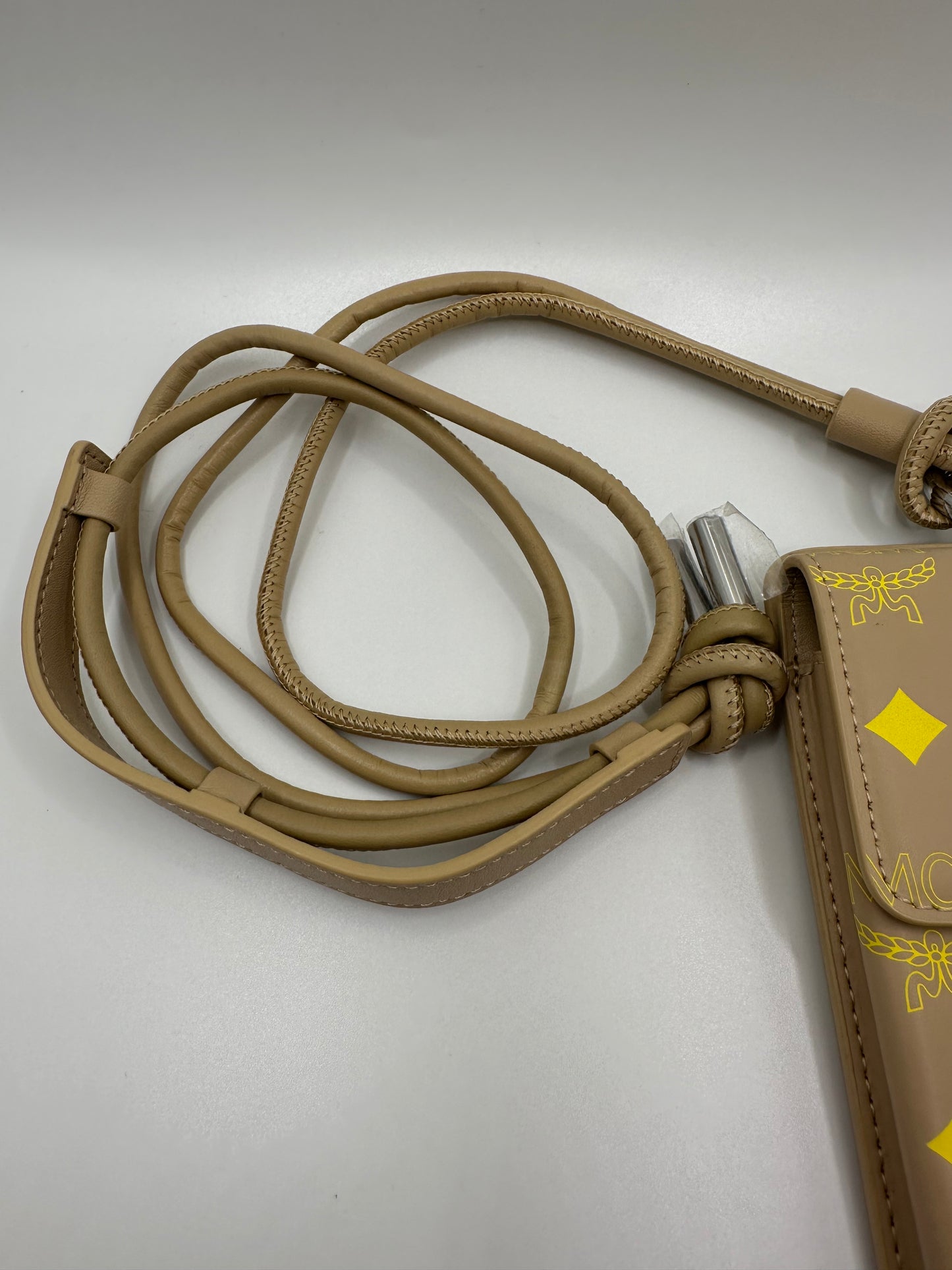 MCM Leder Handytasche (Max. iPhone Pro / 15 cm)