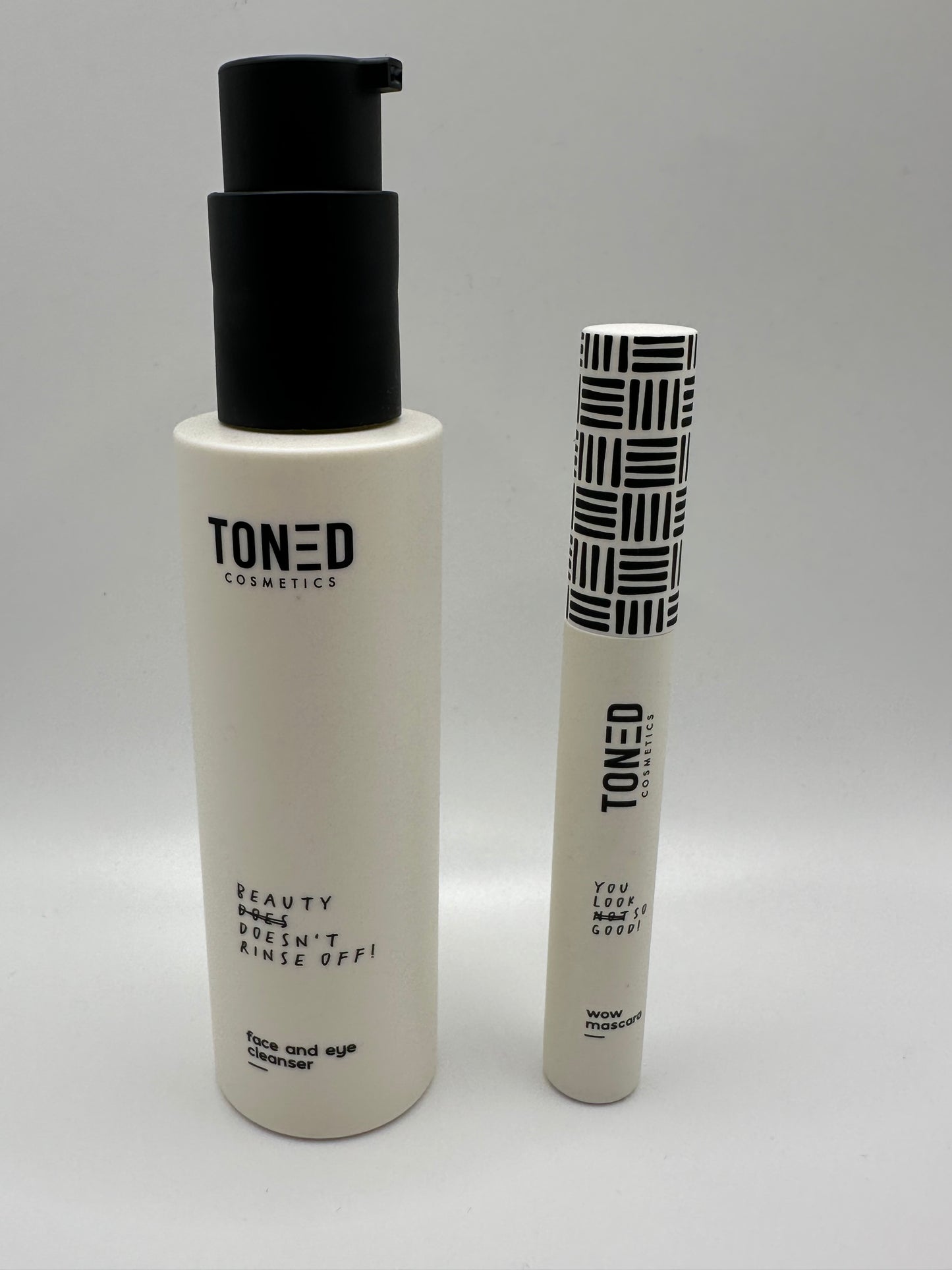 TONED Cosmetics Set - Wow Mascara u. Gesichts-und Augen-Make-up-Entferner
