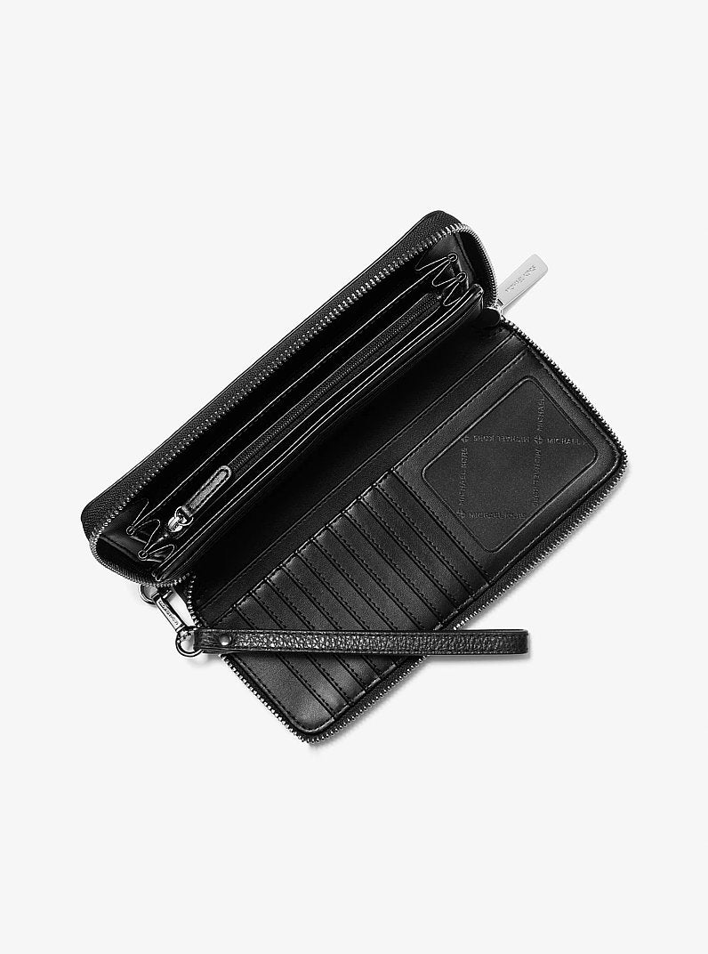 Michael Kors Portmonee mit silbernen Details und Handgelenkschlaufe