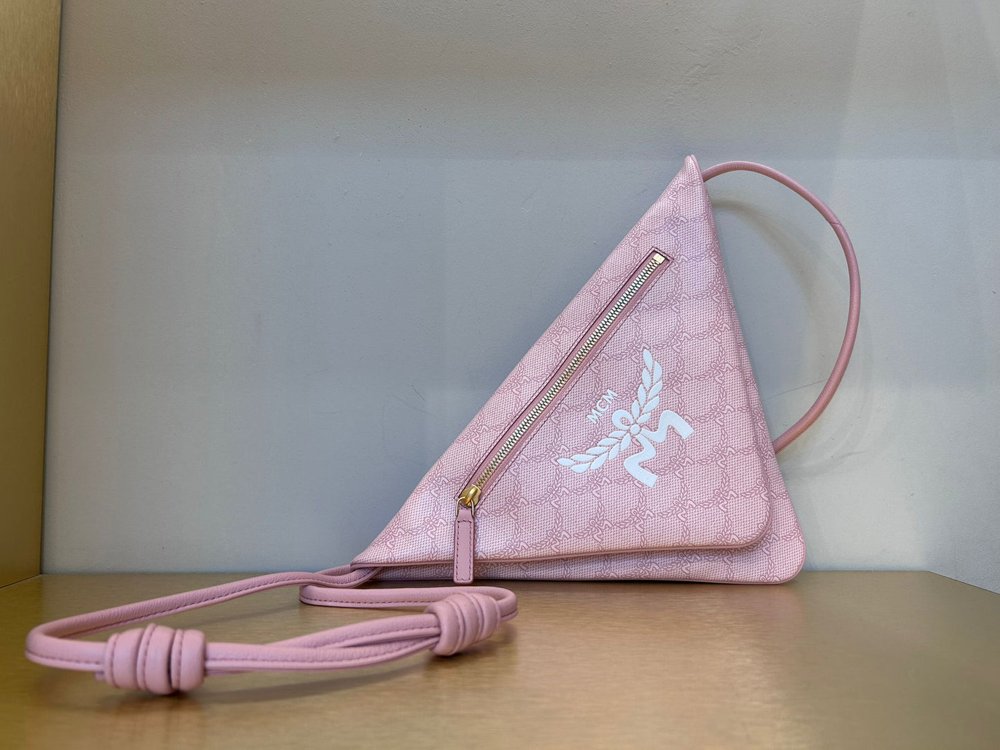 MCM Triangel Pouch