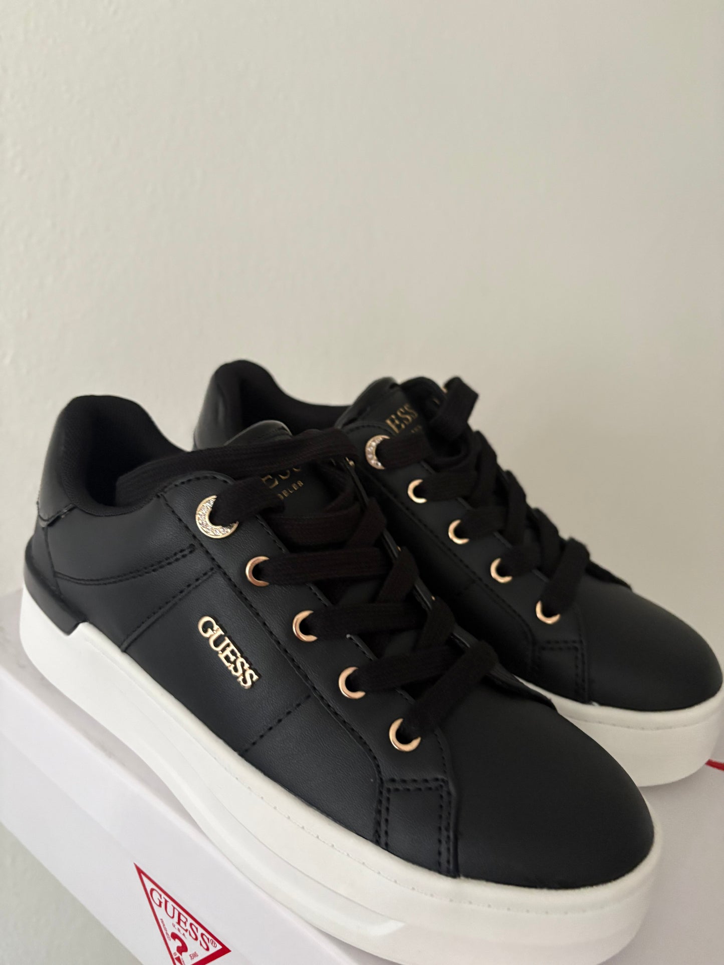 Guess Sneaker (Supersale, Retoure nicht möglich)