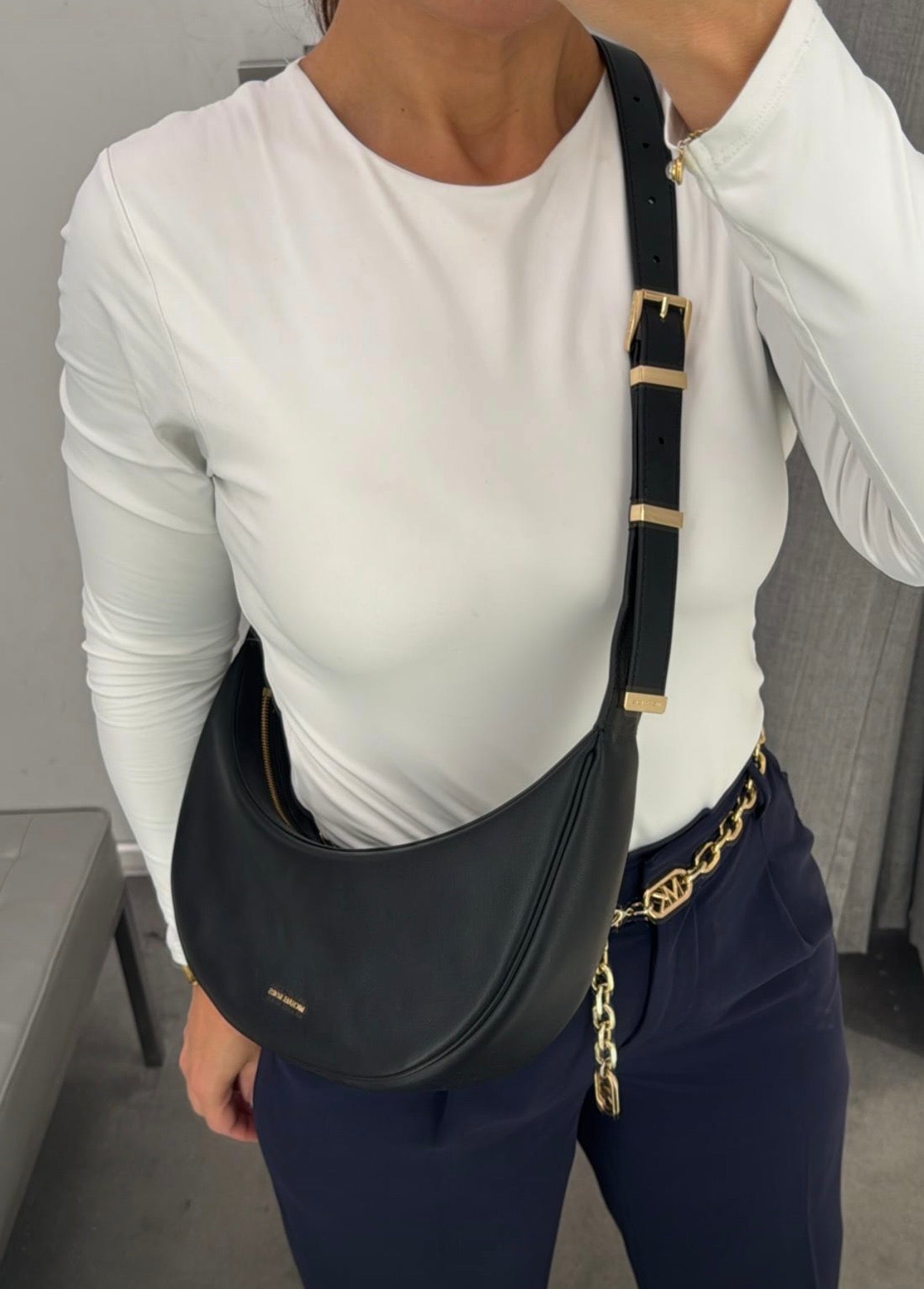 Michael Kors Leder Umhängetasche „Avra“