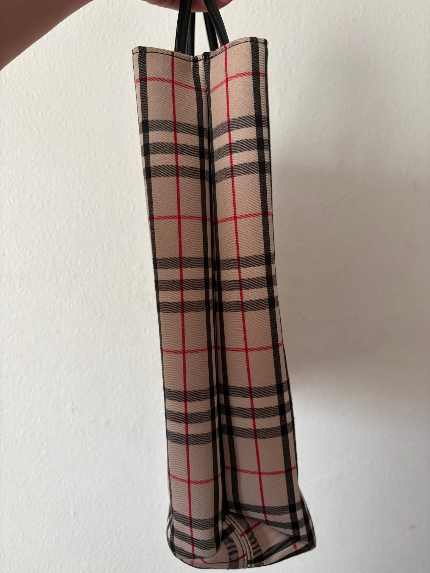 Burberry Tote Pre-Loved